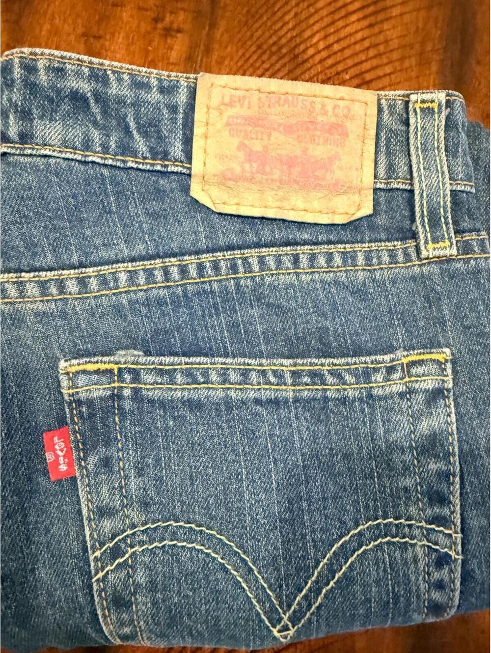 Vintage Levis 519 Low Flare Jeans Manufactured Dec 2004 - Size 7 M